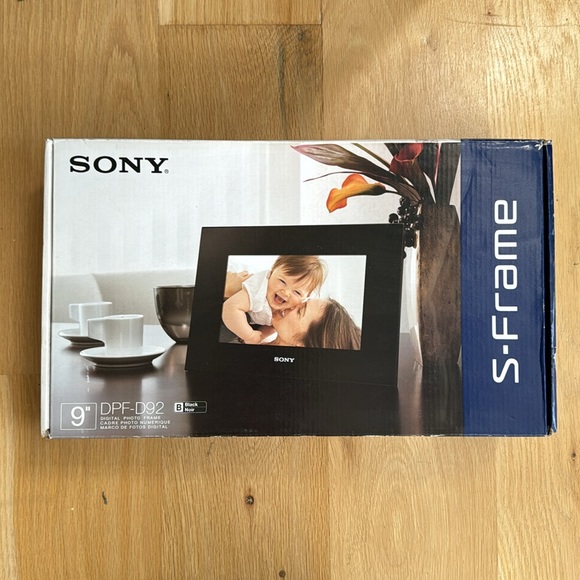 SONY | 9” DIGITAL PHOTO S-FRAME - Picture 2 of 7